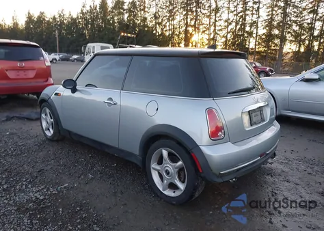 2006 Mini Cooper из США, поврежденный, VIN WMWRC33516TK94083